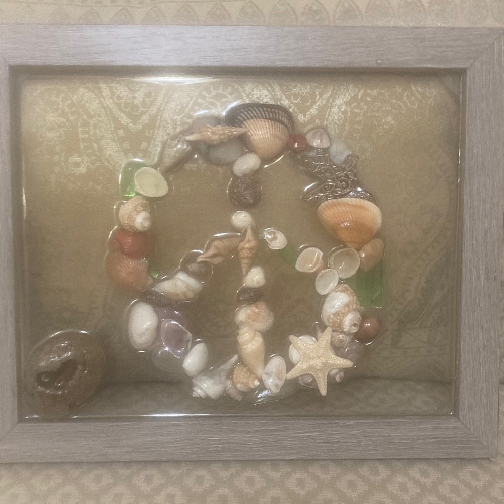 Seashell Peace Sign Wall Art - Picture 3 of 8